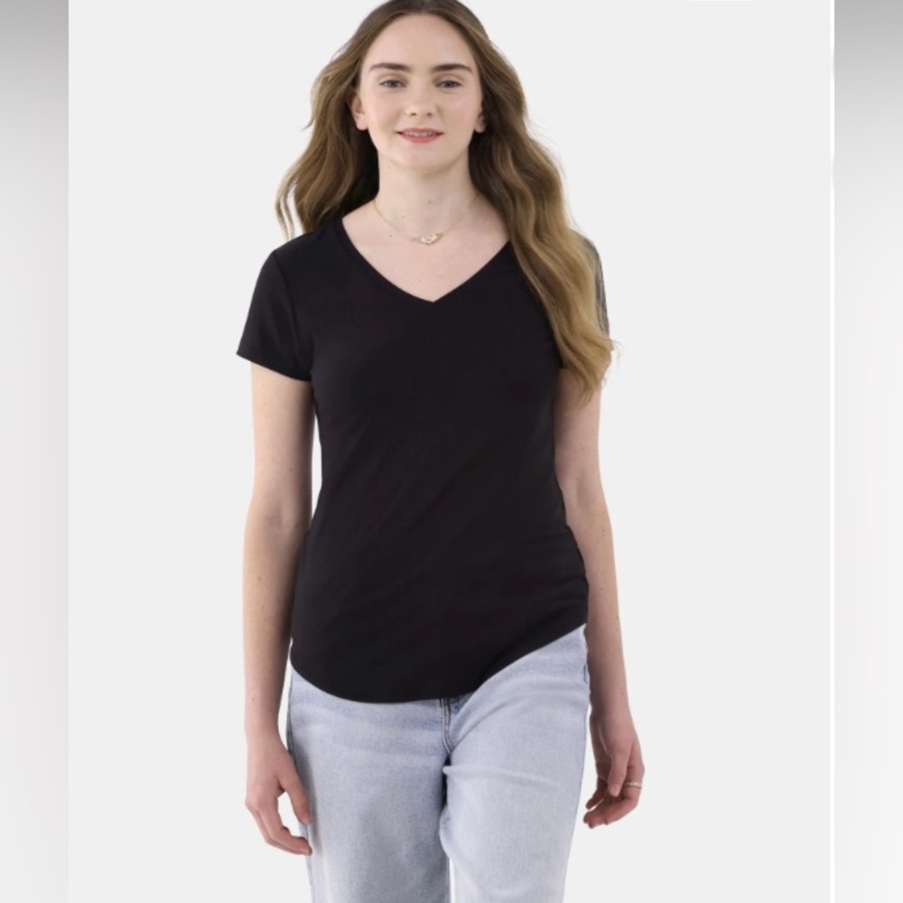 No Boundaries Women’s solid Black Shirt, Size XXL.